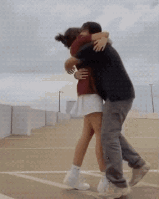 Hug Pic Couple Romantic Gif Infoupdate