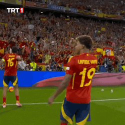 Lamine Yamal Gif