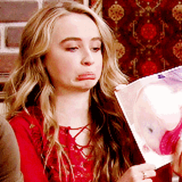 Sabrina Carpenter Gif