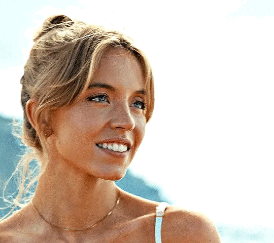 Sydney Sweeney Gif