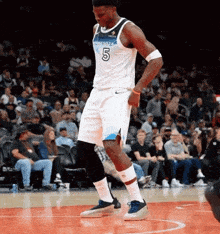 Anthony Edwards Gif